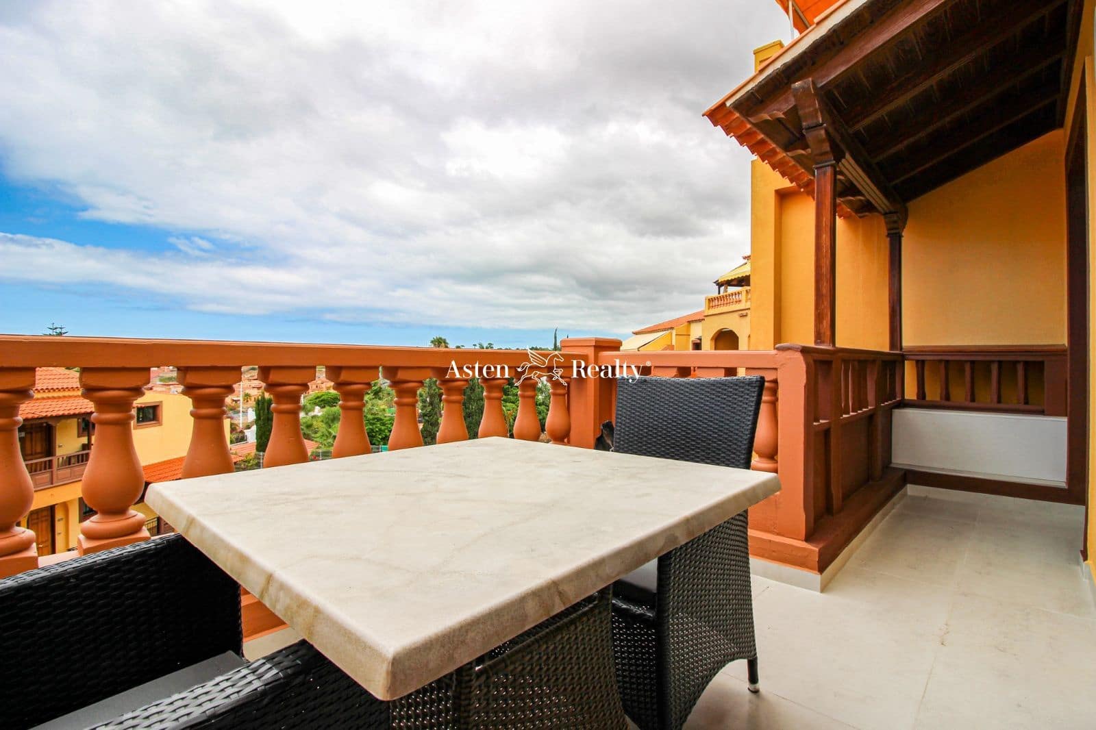 1 makuuhuone Asunto myytävänä paikassa Playa del Duque mukana uima-altaan 
autotalli - 440 000 € (Ref: 7688973)