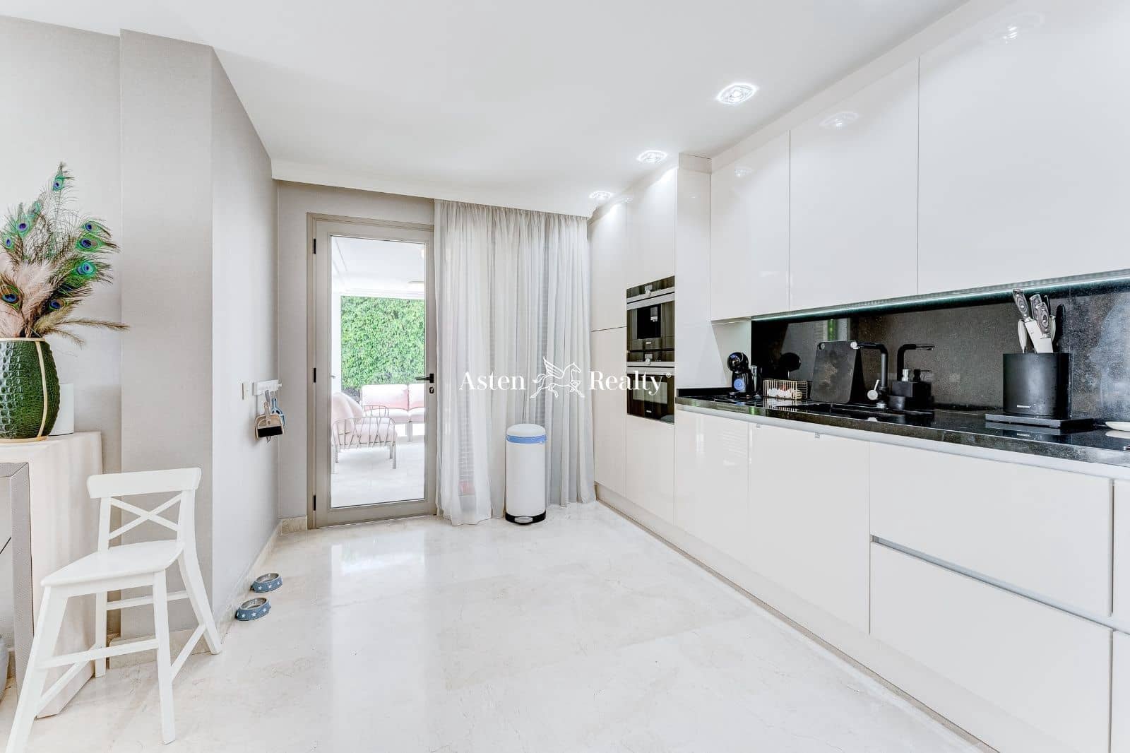 2 soveværelse Lejlighed til salg i La Caleta Adeje med swimmingpool garage - € 949.000 (Ref: 7723407)