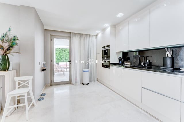 2 soverom Leilighet til salgs i La Caleta Adeje, Adeje med svømmebasseng garasje - € 949 000 (Ref: 7723407)