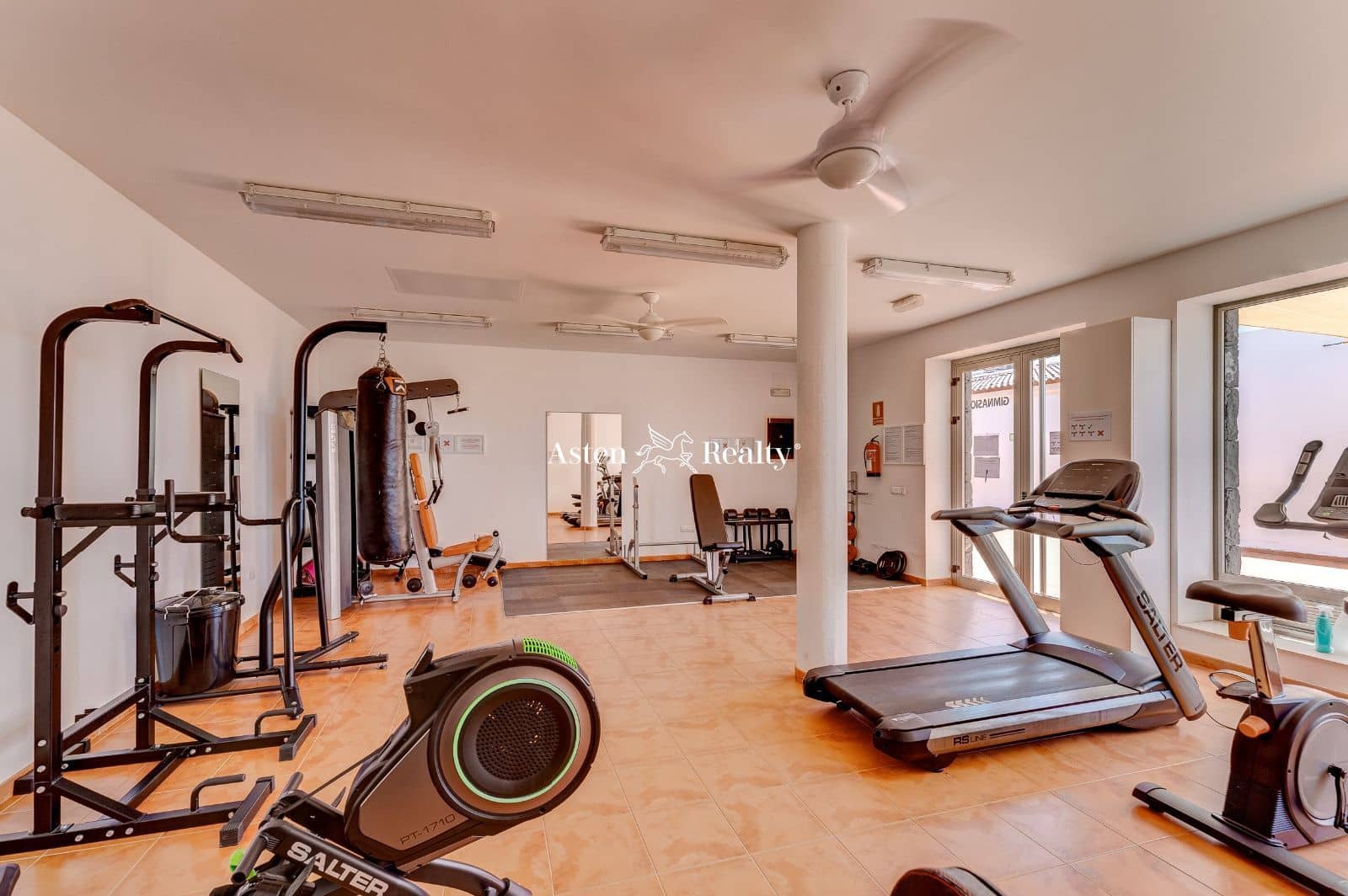 2 soveværelse Lejlighed til salg i La Caleta Adeje med swimmingpool garage - € 949.000 (Ref: 7723407)