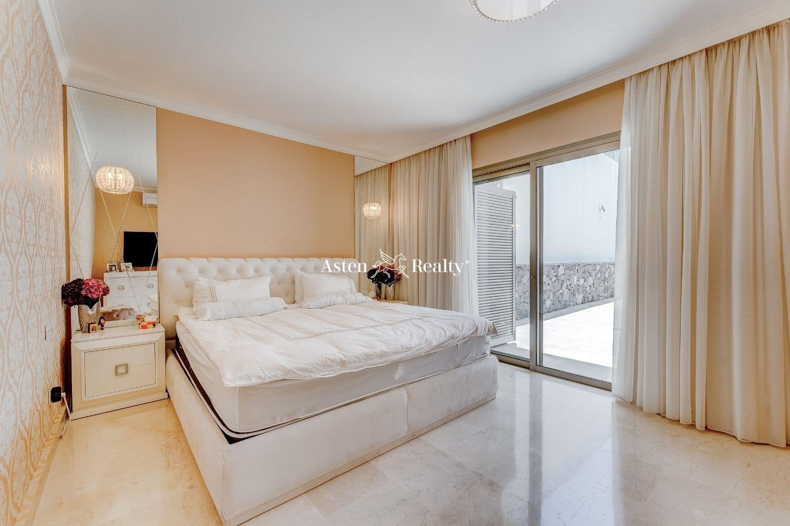 2 soveværelse Lejlighed til salg i La Caleta Adeje med swimmingpool garage - € 949.000 (Ref: 7723407)