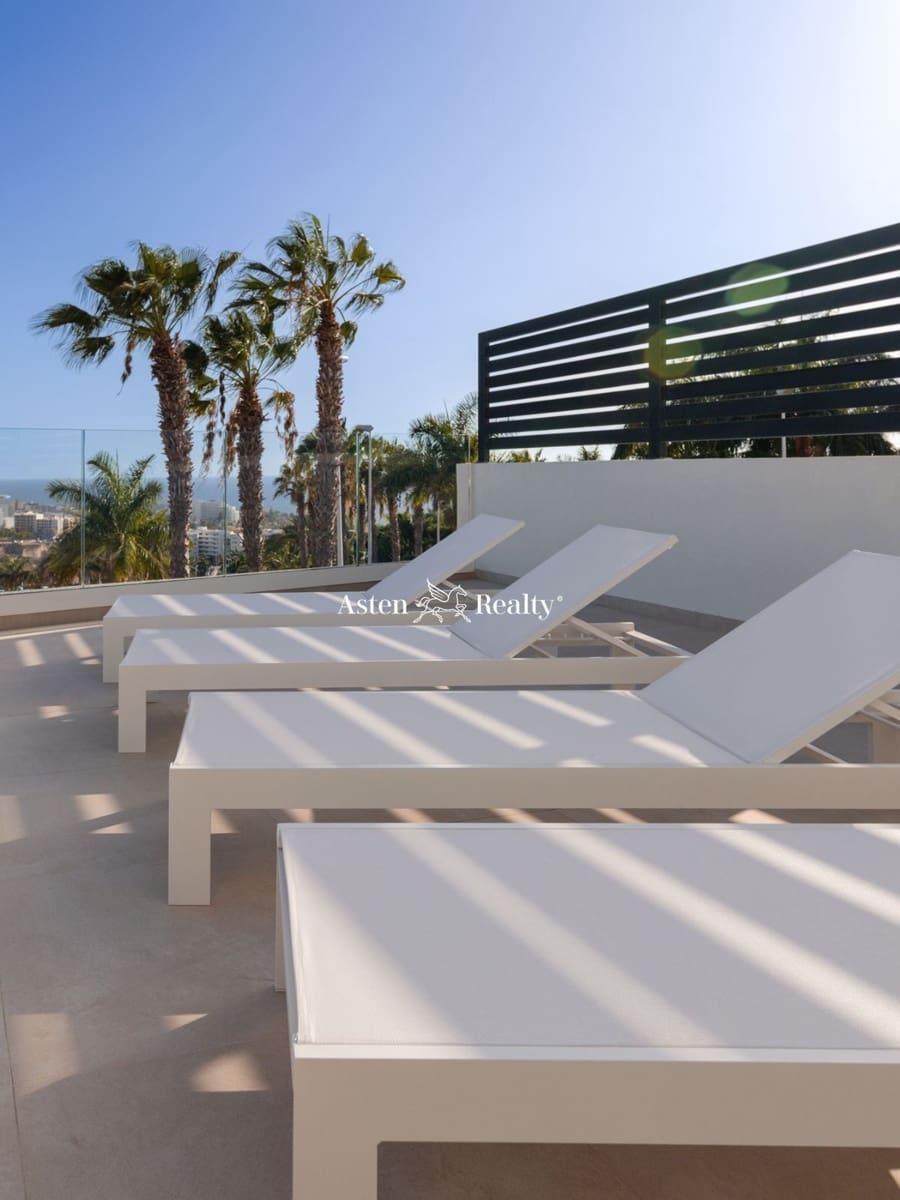 4 soveværelse Byhus til salg i Costa Adeje med swimmingpool garage - € 2.070.000 (Ref: 7740071)