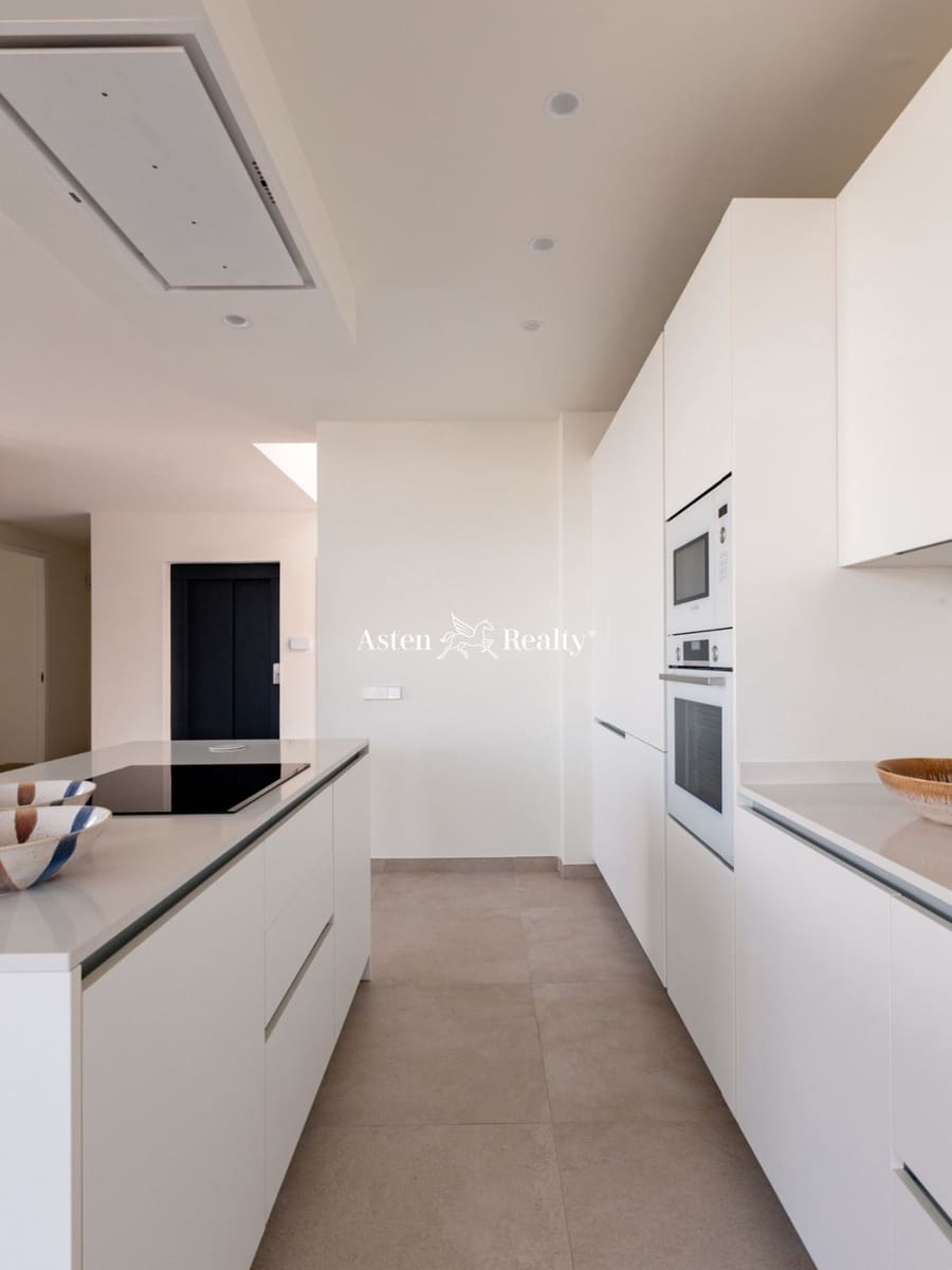 4 soveværelse Byhus til salg i Costa Adeje med swimmingpool garage - € 2.070.000 (Ref: 7740071)