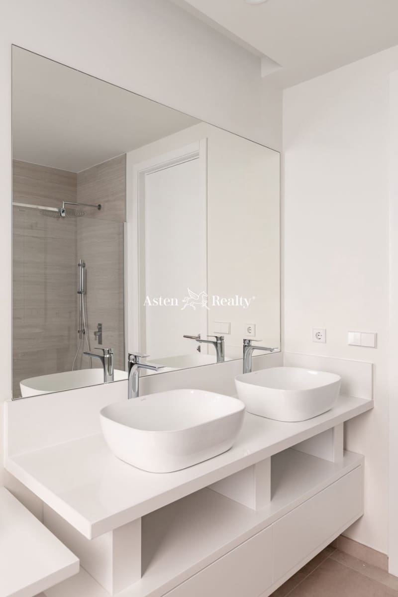 4 soveværelse Byhus til salg i Costa Adeje med swimmingpool garage - € 2.070.000 (Ref: 7740071)