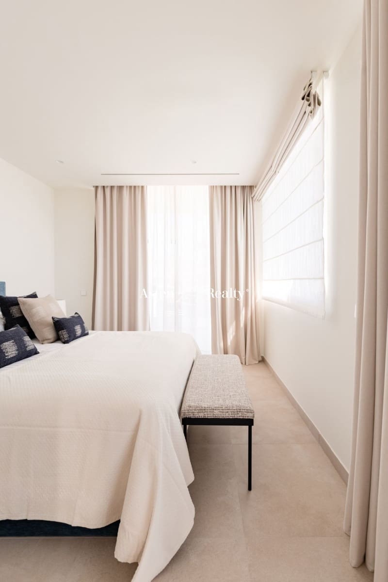 4 soveværelse Byhus til salg i Costa Adeje med swimmingpool garage - € 2.070.000 (Ref: 7740071)