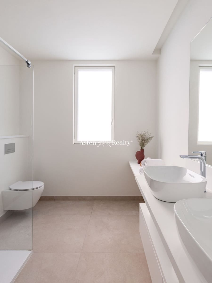 4 soveværelse Byhus til salg i Costa Adeje med swimmingpool garage - € 2.070.000 (Ref: 7740071)