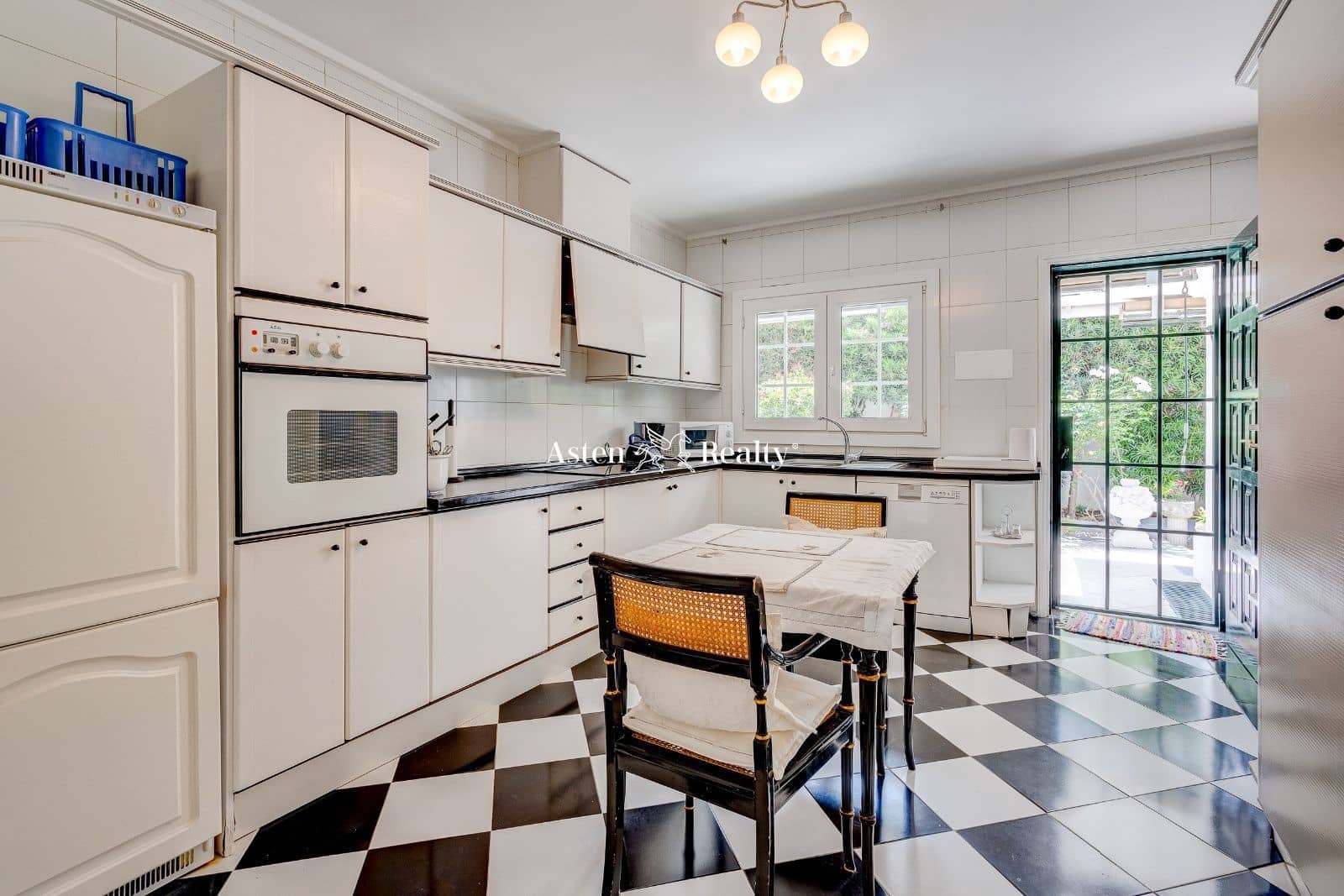 3 soverom Villa til salgs i La Orotava med svømmebasseng garasje - € 695 000 (Ref: 7765539)