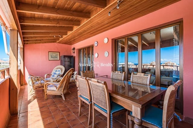 Piso de 4 habitaciones en Playa de las Americas, Arona en venta con piscina - 645.000 € (Ref: 7798735)