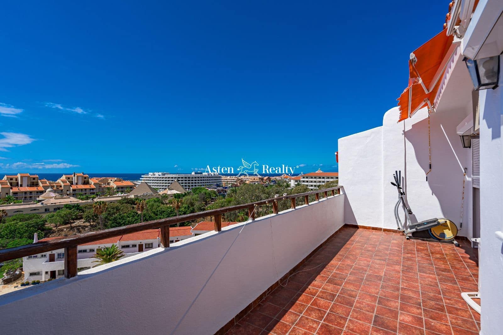 4 quarto Apartamento para venda em Playa de las Americas com piscina - 645 000 € (Ref: 7798735)