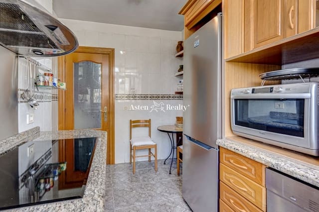 Piso de 4 habitaciones en Playa de las Americas, Arona en venta con piscina - 645.000 € (Ref: 7798735)