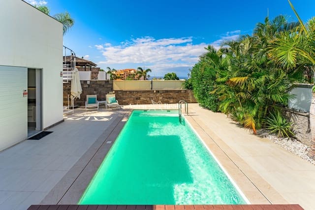 6 chambre Maison de Ville à vendre à Playa del Duque, Adeje avec piscine garage - 3 200 000 € (Ref: 7801234)