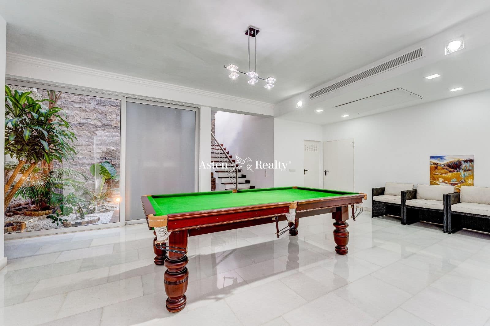 6 soveværelse Byhus til salg i Playa del Duque med swimmingpool garage - € 3.200.000 (Ref: 7801234)