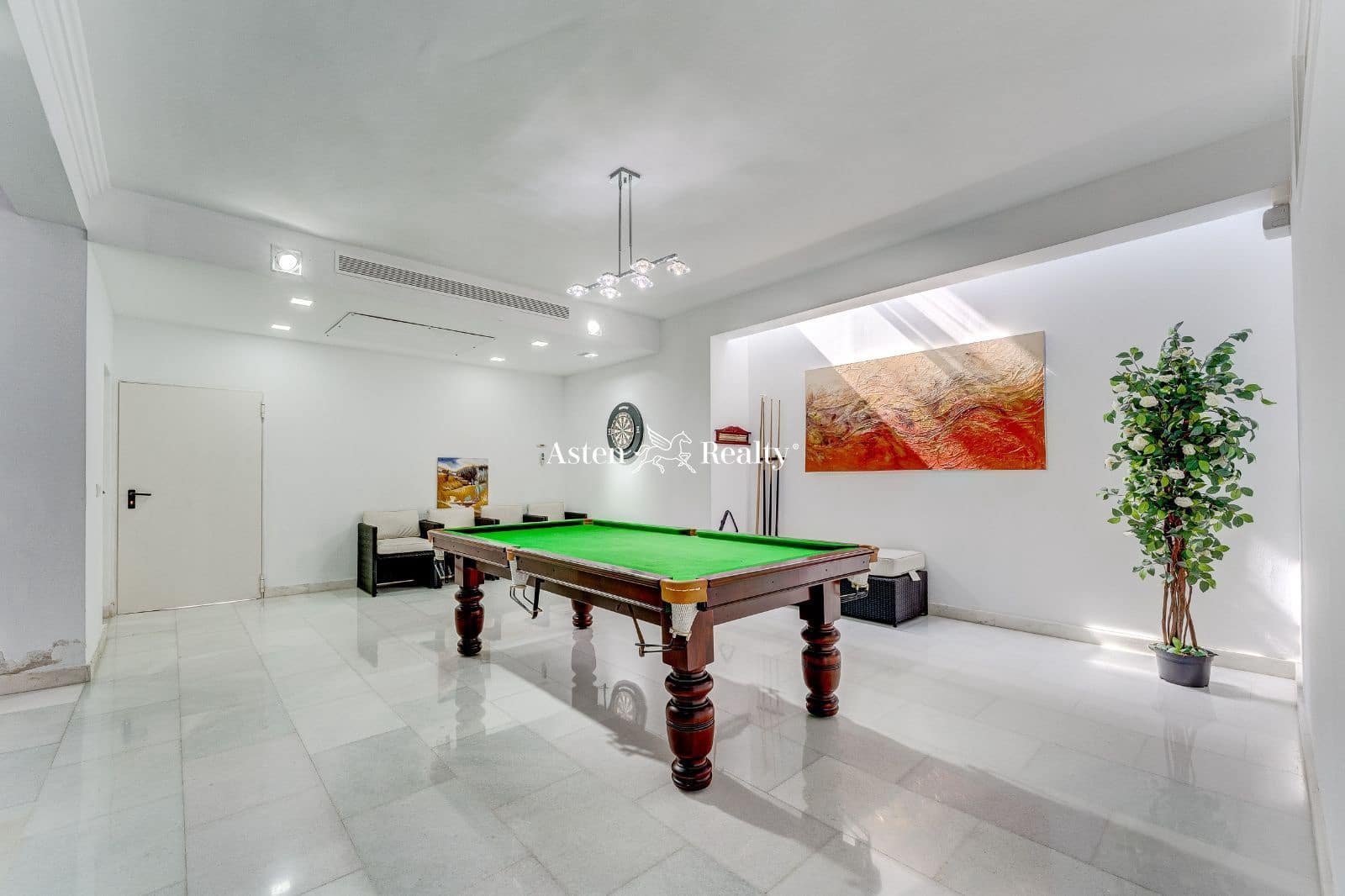 6 soveværelse Byhus til salg i Playa del Duque med swimmingpool garage - € 3.200.000 (Ref: 7801234)