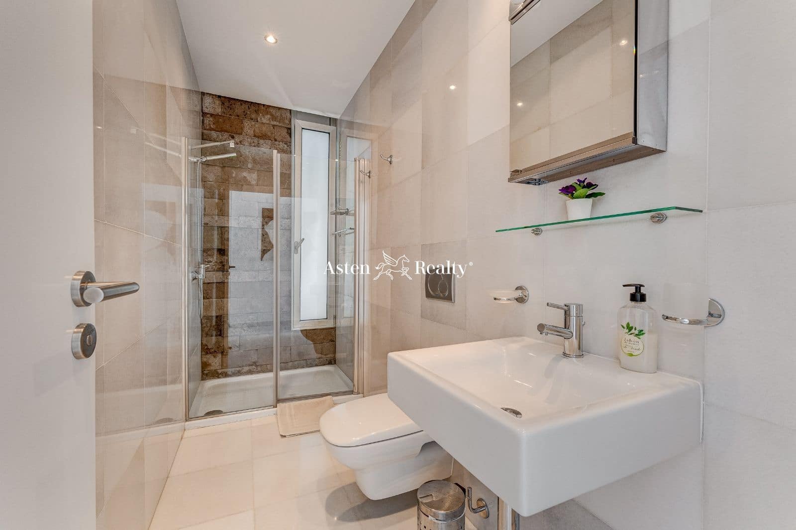 6 soveværelse Byhus til salg i Playa del Duque med swimmingpool garage - € 3.200.000 (Ref: 7801234)