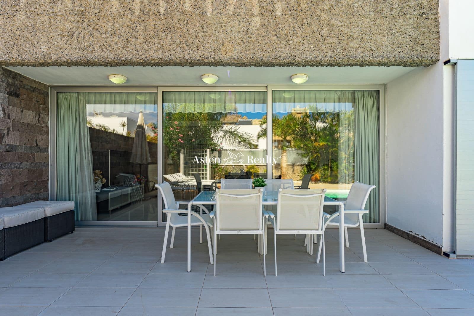 6 soveværelse Byhus til salg i Playa del Duque med swimmingpool garage - € 3.200.000 (Ref: 7801234)