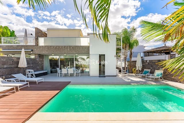 6 chambre Maison de Ville à vendre à Playa del Duque, Adeje avec piscine garage - 3 200 000 € (Ref: 7801234)