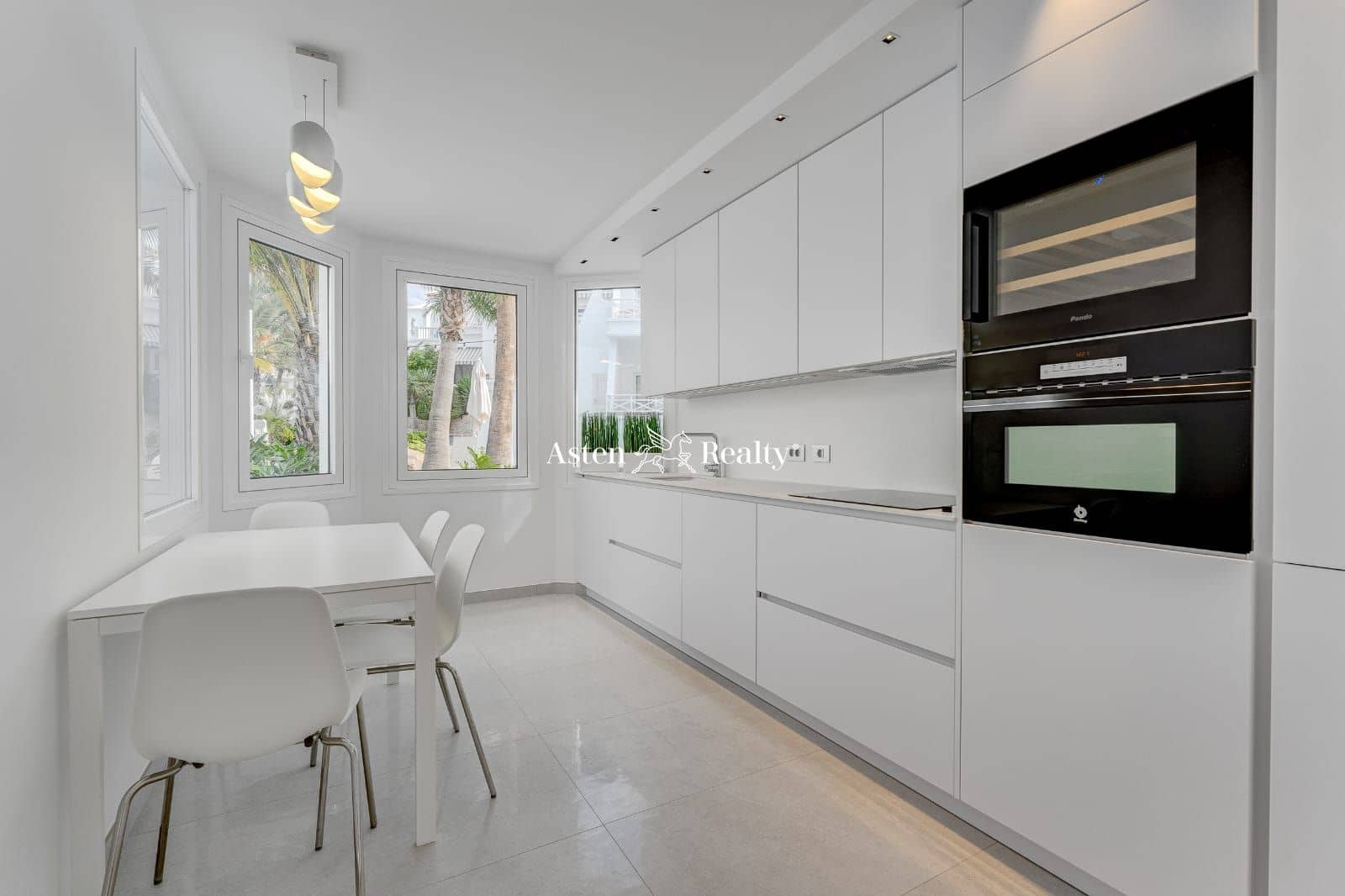 3 soveværelse Byhus til salg i Costa Adeje med swimmingpool - € 1.400.000 (Ref: 7817374)