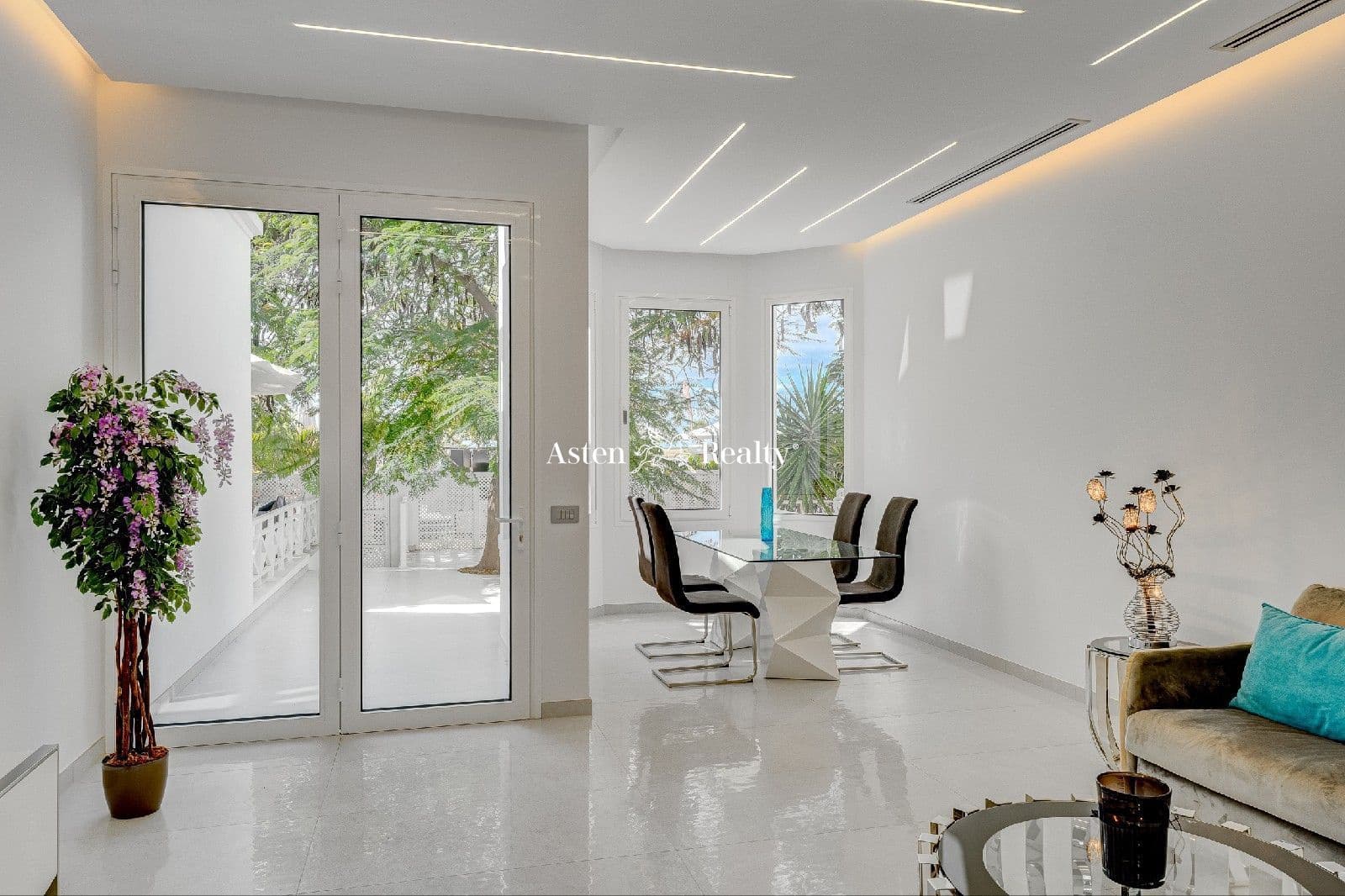 3 soveværelse Byhus til salg i Costa Adeje med swimmingpool - € 1.400.000 (Ref: 7817374)