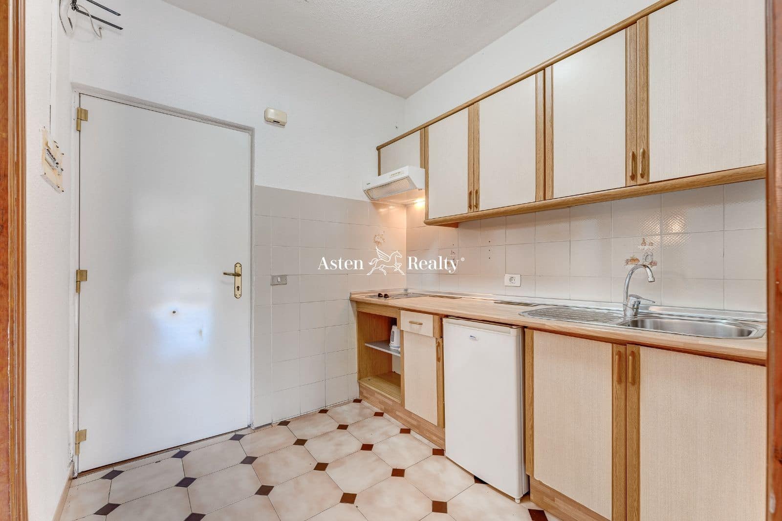 Lejlighed til salg i San Eugenio med swimmingpool - € 239.000 (Ref: 7826340)