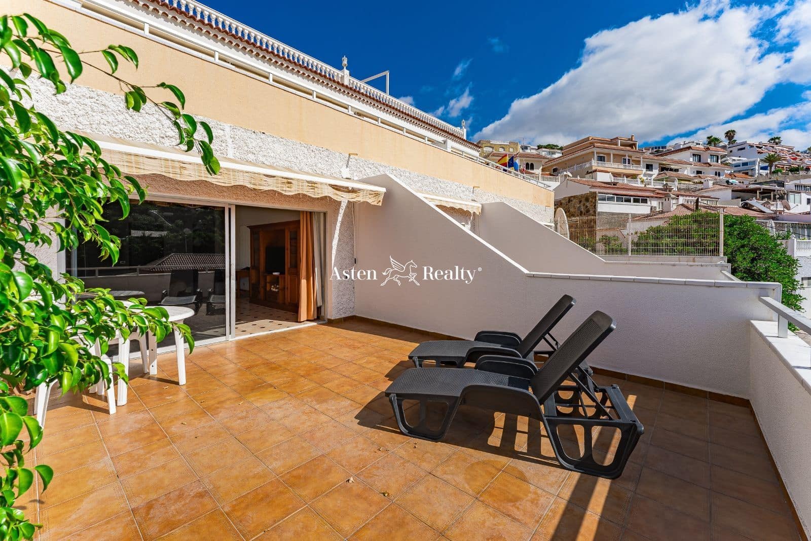 Lejlighed til salg i San Eugenio med swimmingpool - € 239.000 (Ref: 7826340)