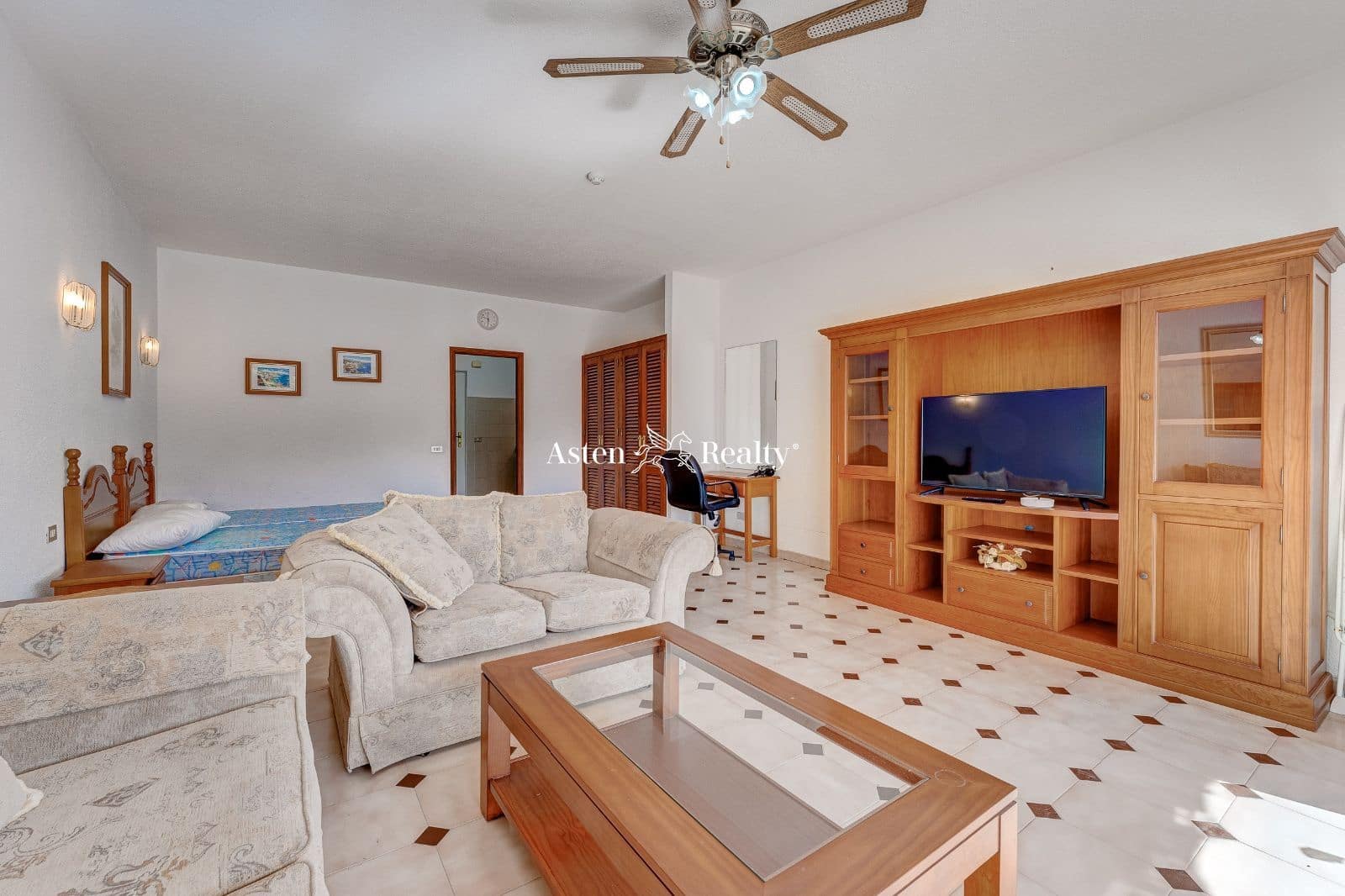 Lejlighed til salg i San Eugenio med swimmingpool - € 239.000 (Ref: 7826340)