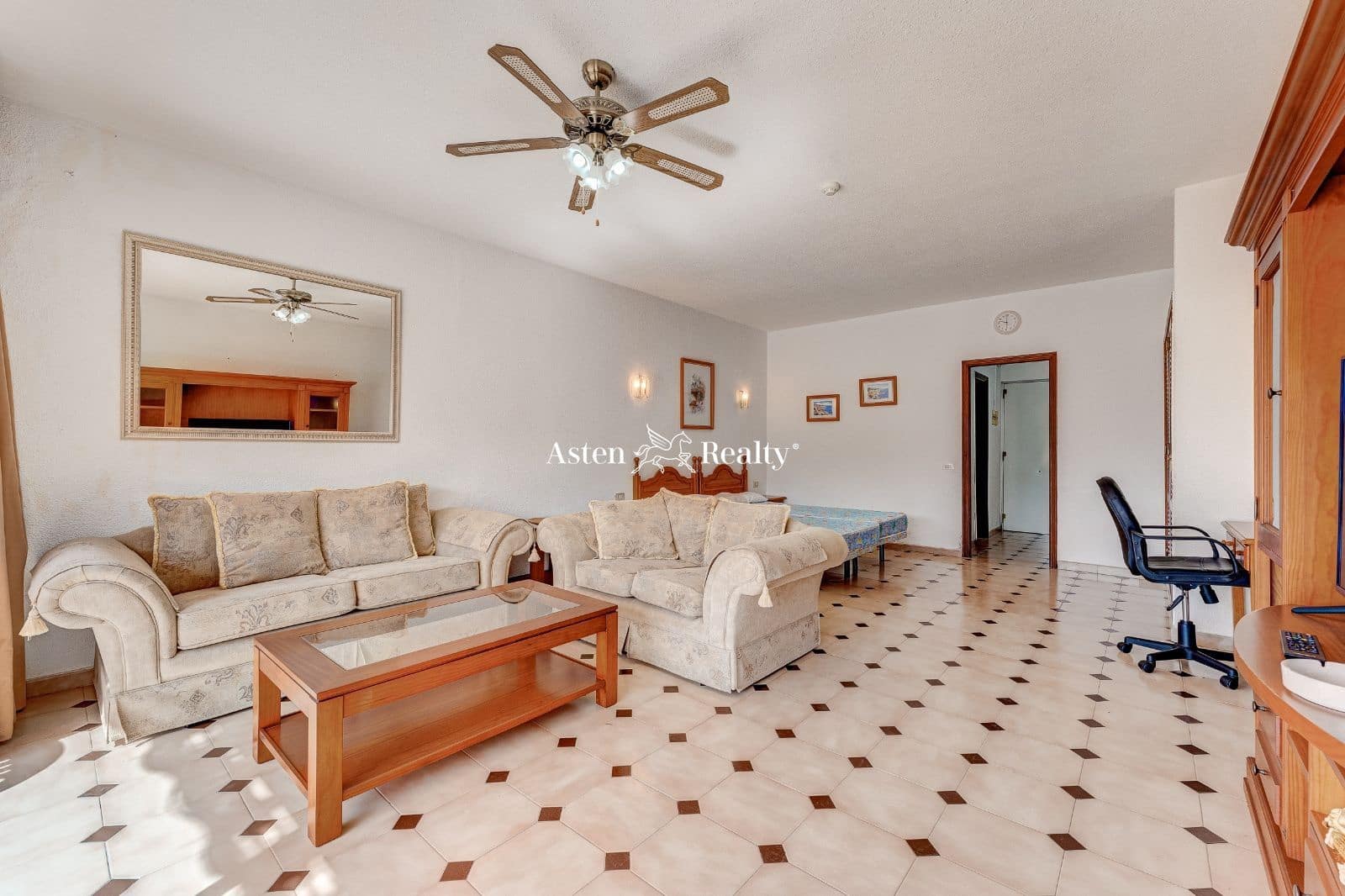 Lejlighed til salg i San Eugenio med swimmingpool - € 239.000 (Ref: 7826340)