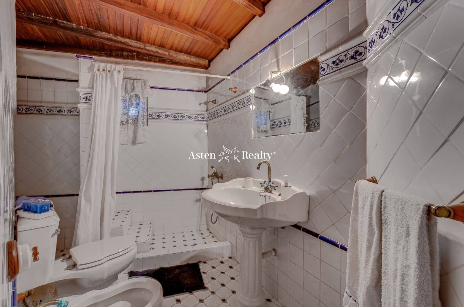 2 soveværelse Villa til salg i El Tanque med swimmingpool garage - € 450.000 (Ref: 7865528)