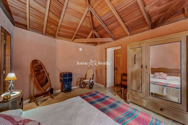 2 soveværelse Villa til salg i El Tanque med swimmingpool garage - € 450.000 (Ref: 7865528)