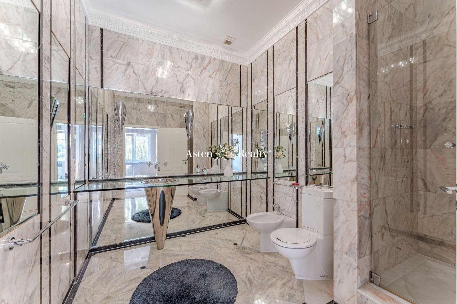 7 soverom Hus til salgs i Costa Adeje med svømmebasseng garasje - € 7 500 000 (Ref: 7911928)