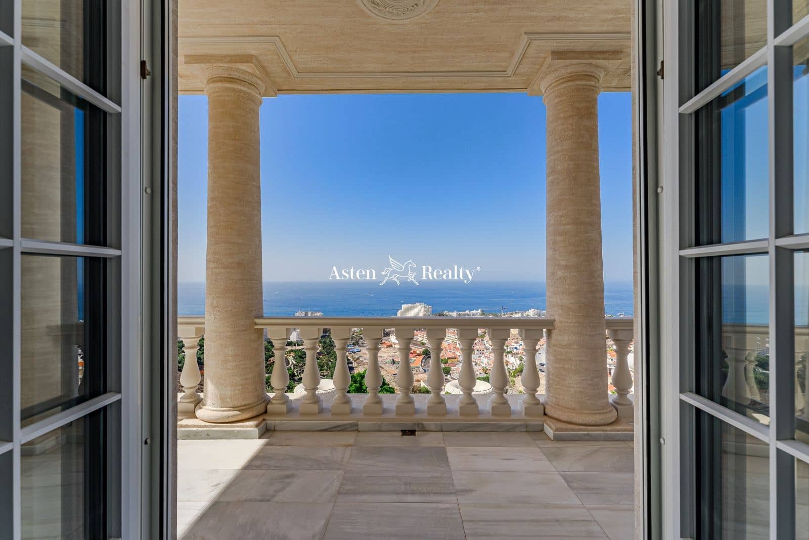 7 soverom Hus til salgs i Costa Adeje med svømmebasseng garasje - € 7 500 000 (Ref: 7911928)