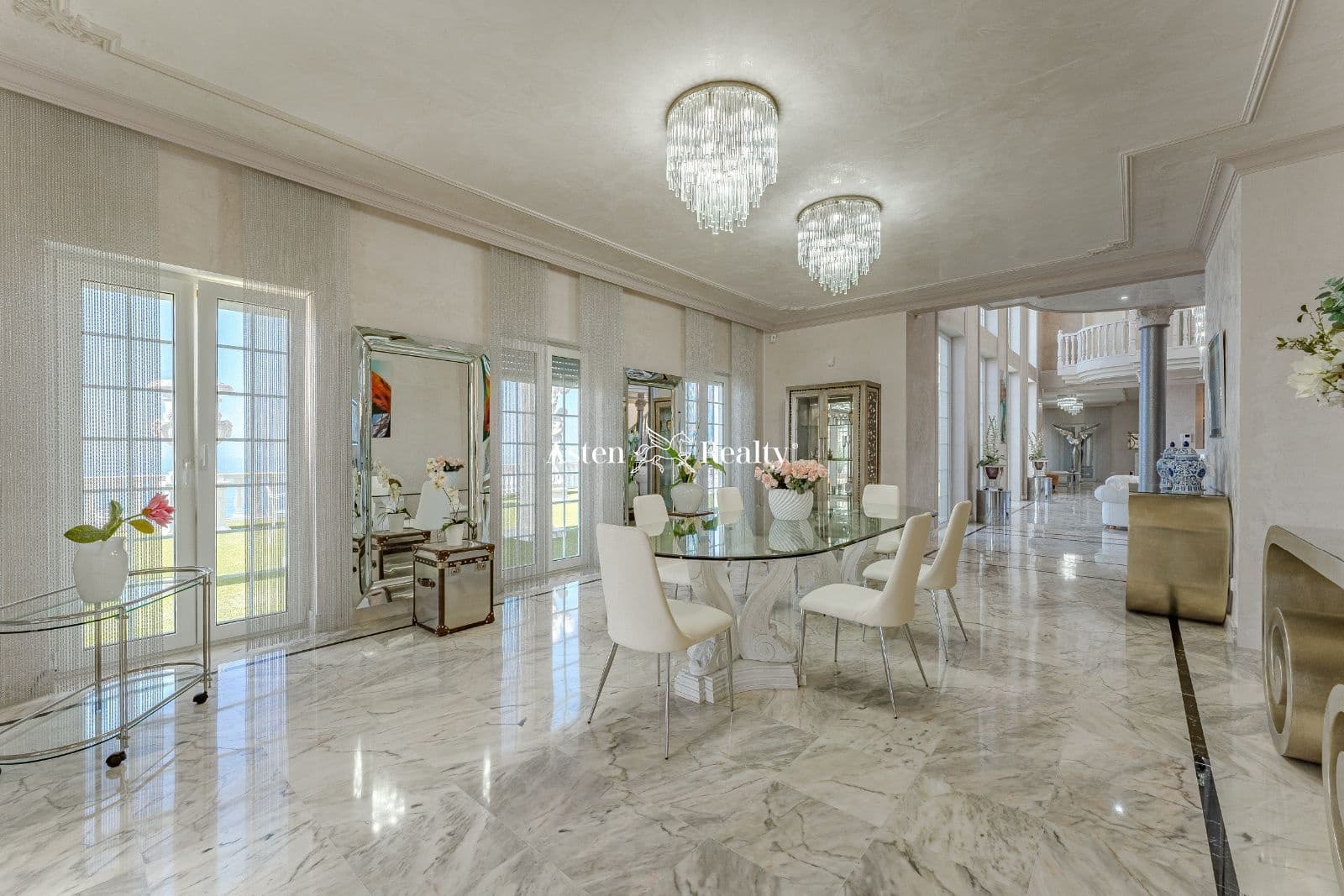 7 soverom Hus til salgs i Costa Adeje med svømmebasseng garasje - € 7 500 000 (Ref: 7911928)