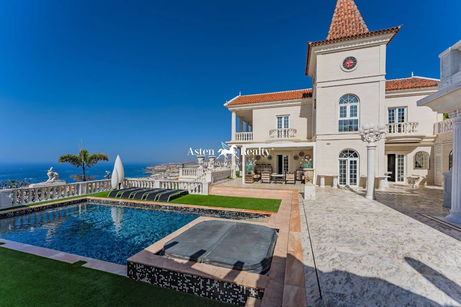 7 soverom Hus til salgs i Costa Adeje med svømmebasseng garasje - € 7 500 000 (Ref: 7911928)