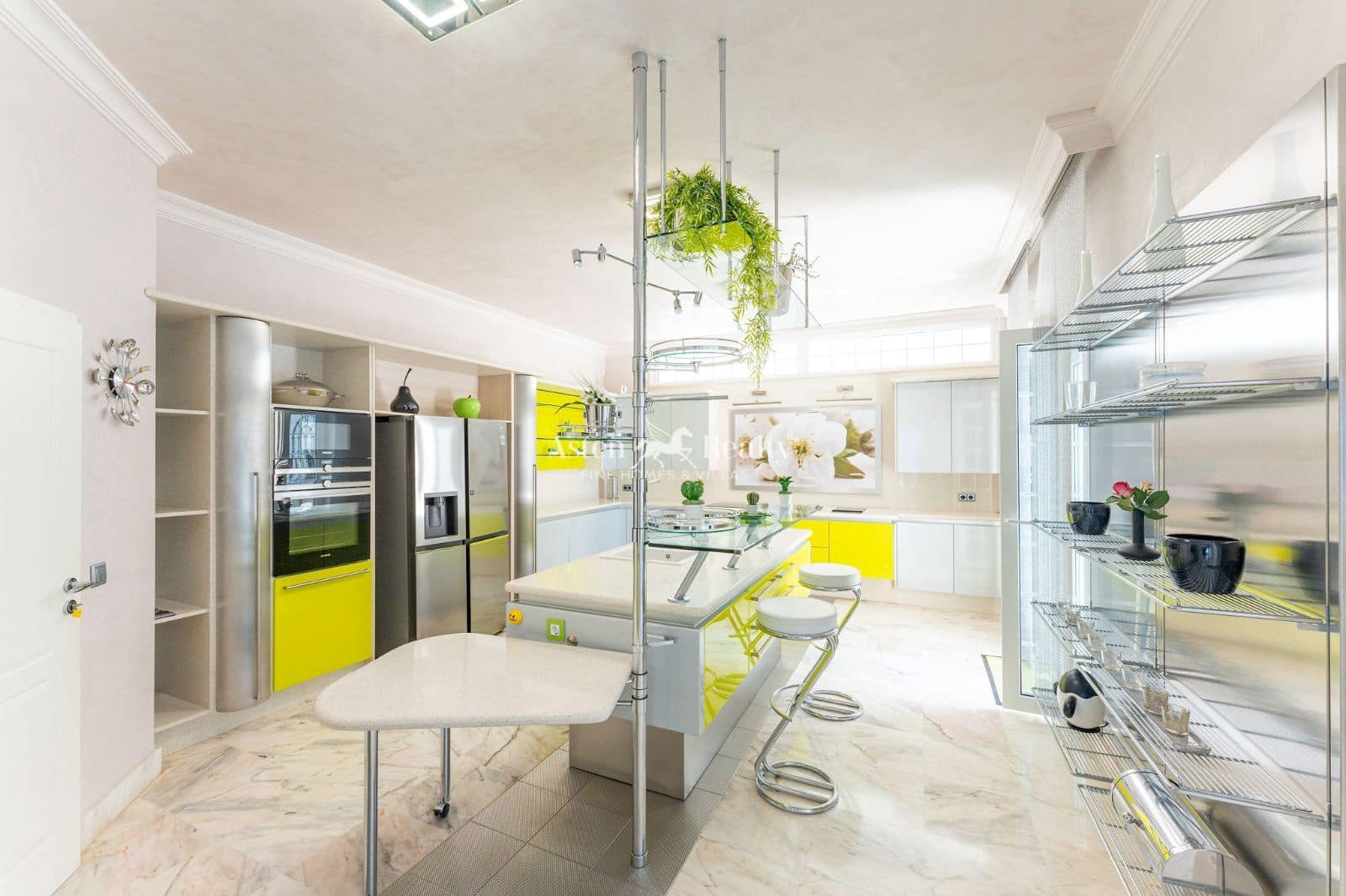 7 soverom Hus til salgs i Costa Adeje med svømmebasseng garasje - € 7 500 000 (Ref: 7911928)