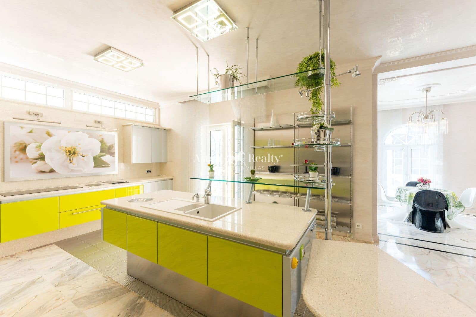 7 soverom Hus til salgs i Costa Adeje med svømmebasseng garasje - € 7 500 000 (Ref: 7911928)