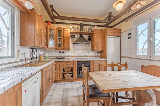 6 soveværelse Villa til salg i Las Galletas, Arona med garage - € 1.585.000 (Ref: 7951057)