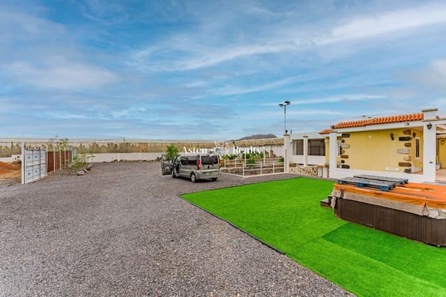 6 soveværelse Villa til salg i Las Galletas, Arona med garage - € 1.585.000 (Ref: 7951057)