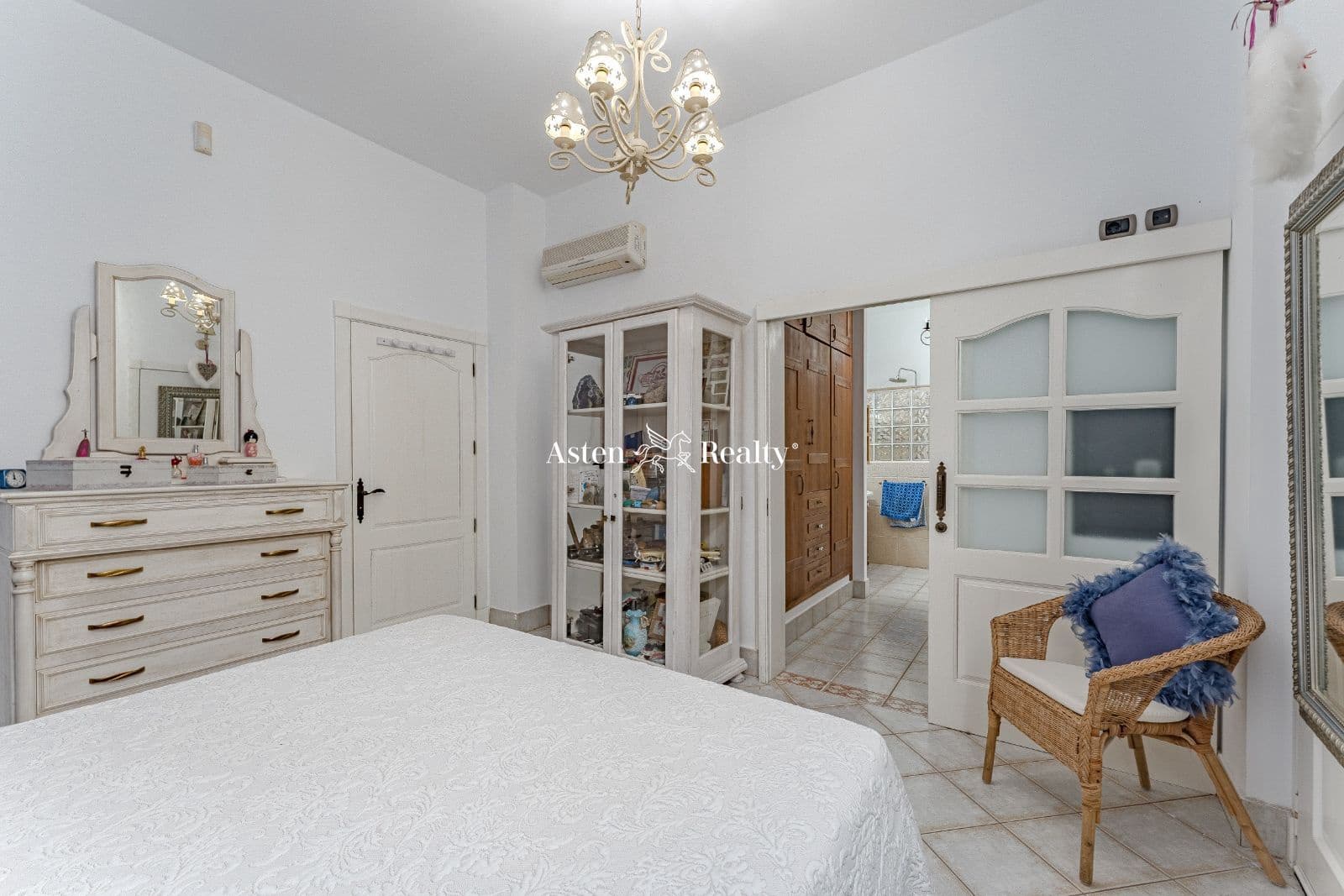 6 soveværelse Villa til salg i Las Galletas med garage - € 1.585.000 (Ref: 7951057)