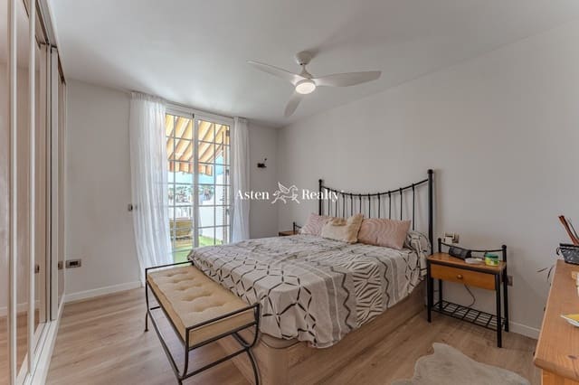 Chalet de 3 habitaciones en San Eugenio Alto, Adeje en venta con piscina garaje - 980.000 € (Ref: 7963862)