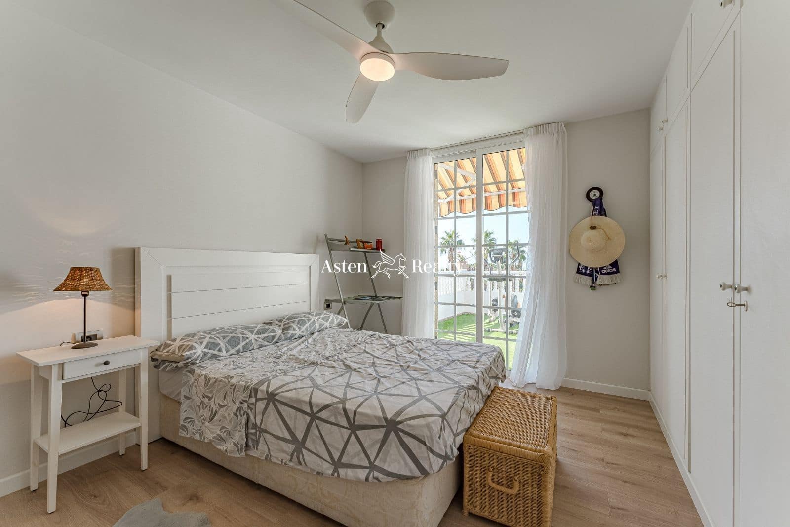 3 slaapkamer Villa te koop in Costa Adeje met zwembad garage - € 980.000 (Ref: 7963862)