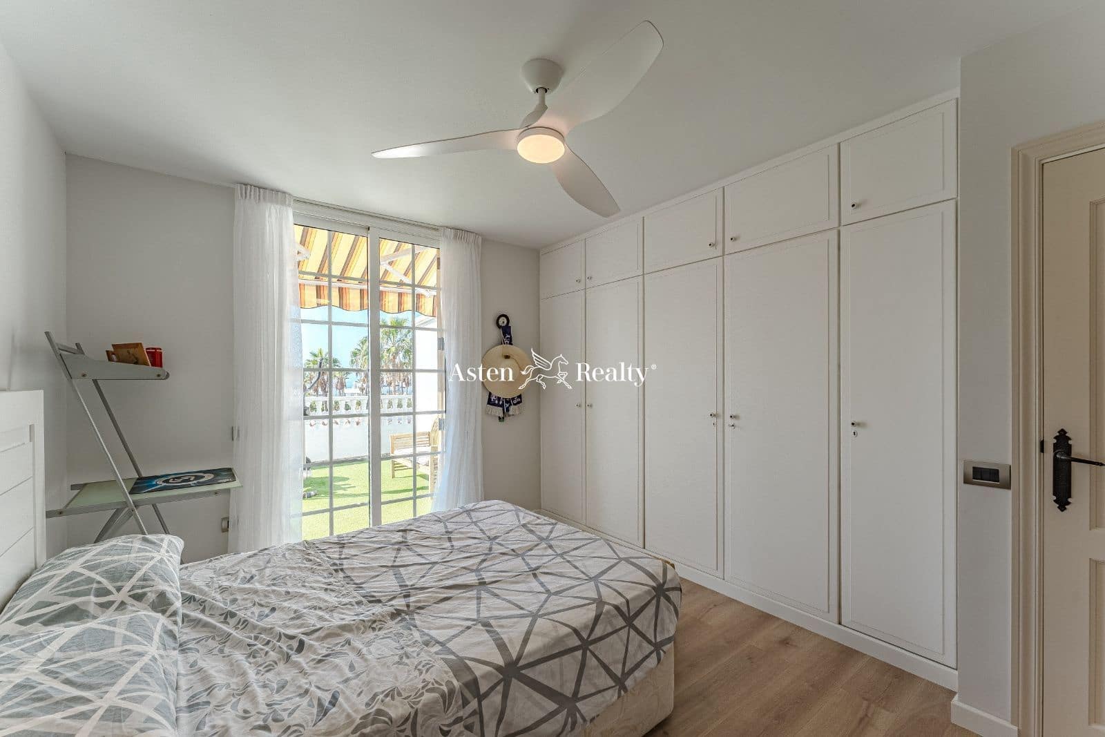 3 slaapkamer Villa te koop in Costa Adeje met zwembad garage - € 980.000 (Ref: 7963862)