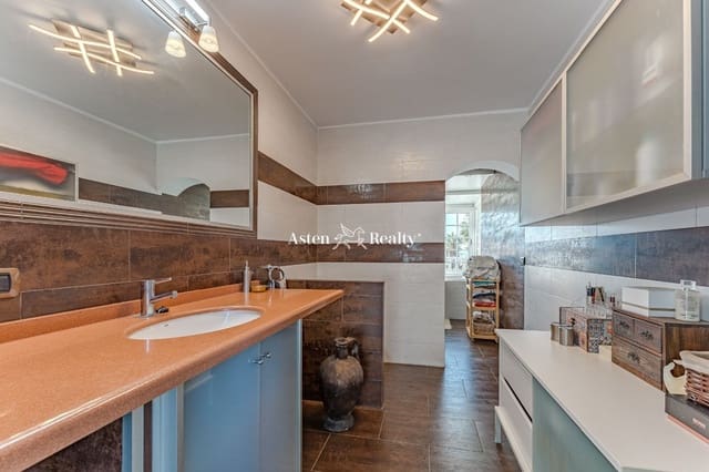 Chalet de 3 habitaciones en San Eugenio Alto, Adeje en venta con piscina garaje - 980.000 € (Ref: 7963862)