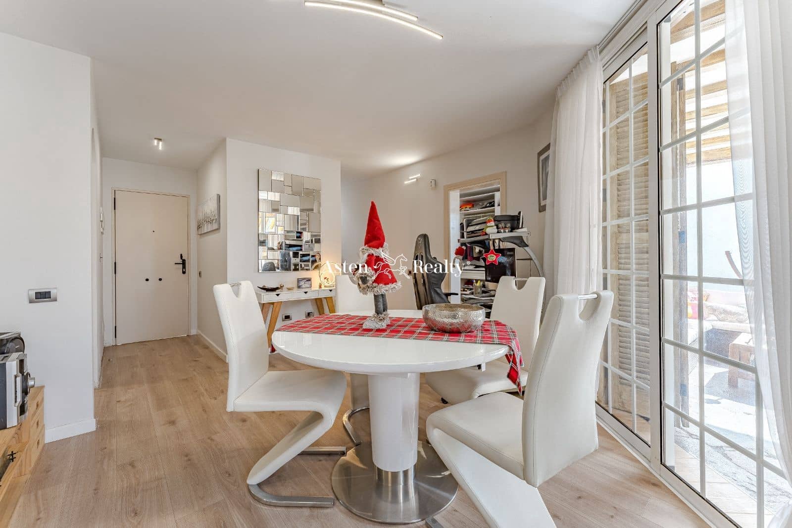 3 slaapkamer Villa te koop in Costa Adeje met zwembad garage - € 980.000 (Ref: 7963862)