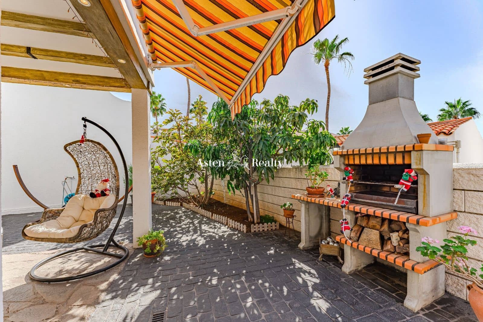 3 slaapkamer Villa te koop in Costa Adeje met zwembad garage - € 980.000 (Ref: 7963862)