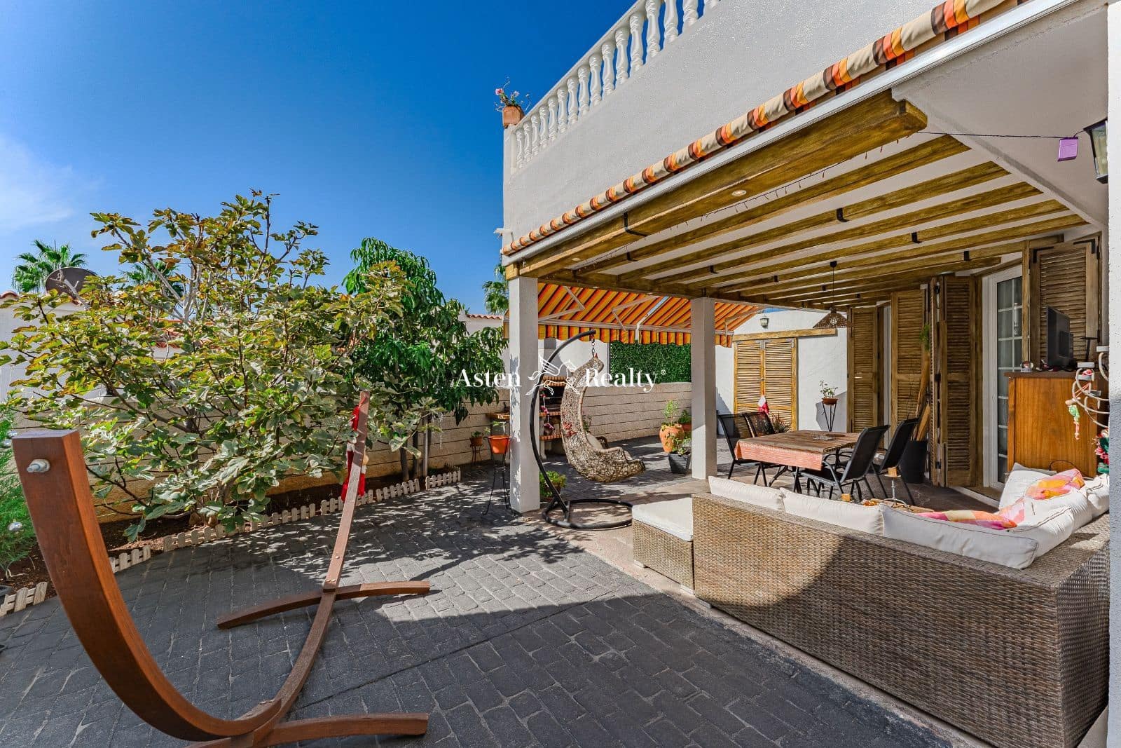 3 slaapkamer Villa te koop in Costa Adeje met zwembad garage - € 980.000 (Ref: 7963862)