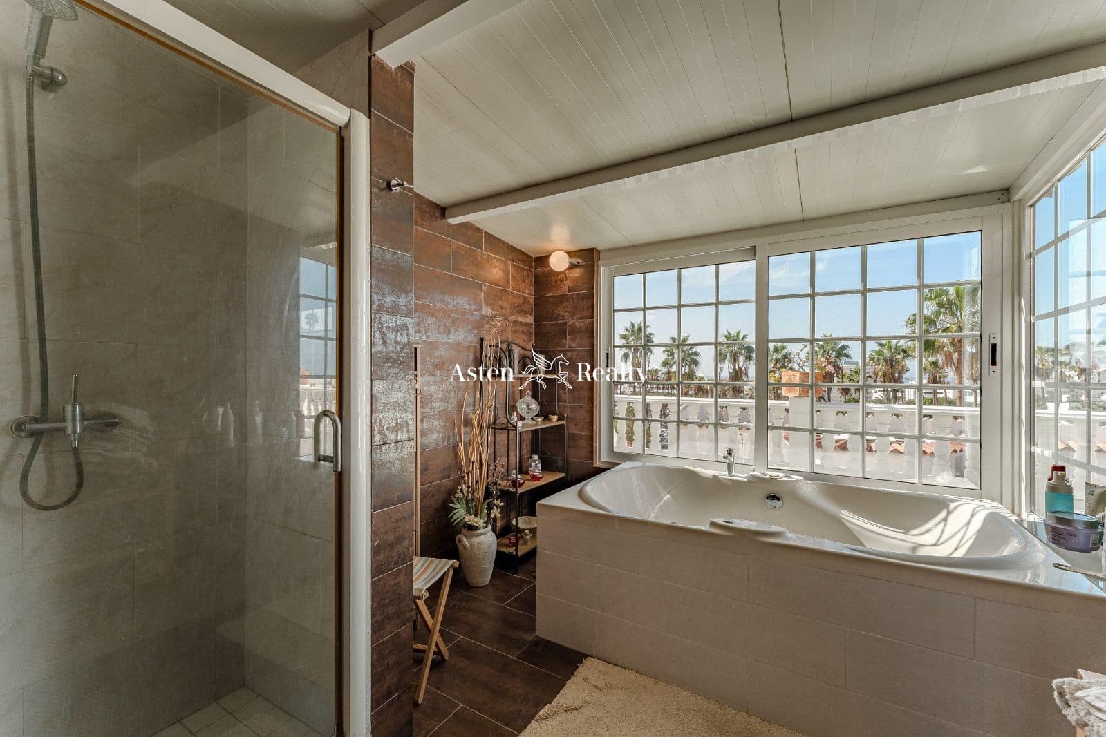 3 slaapkamer Villa te koop in Costa Adeje met zwembad garage - € 980.000 (Ref: 7963862)