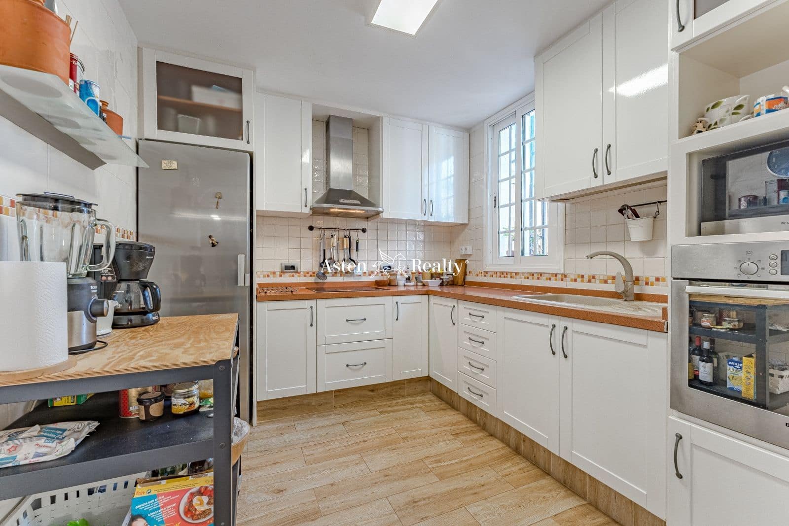 3 slaapkamer Villa te koop in Costa Adeje met zwembad garage - € 980.000 (Ref: 7963862)