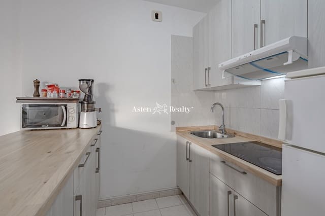 2 slaapkamer Flat te koop in Playa Paraiso, Adeje met zwembad garage - € 390.000 (Ref: 7967849)