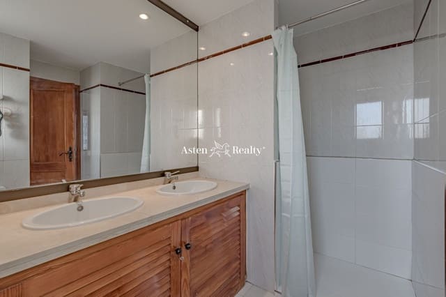 2 slaapkamer Flat te koop in Playa Paraiso, Adeje met zwembad garage - € 390.000 (Ref: 7967849)