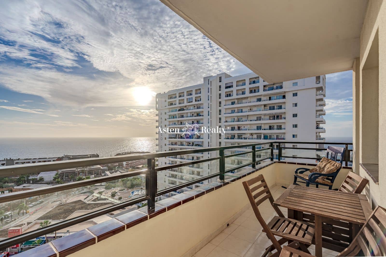 2 soveværelse Lejlighed til salg i Playa Paraiso med swimmingpool garage - € 390.000 (Ref: 7967849)