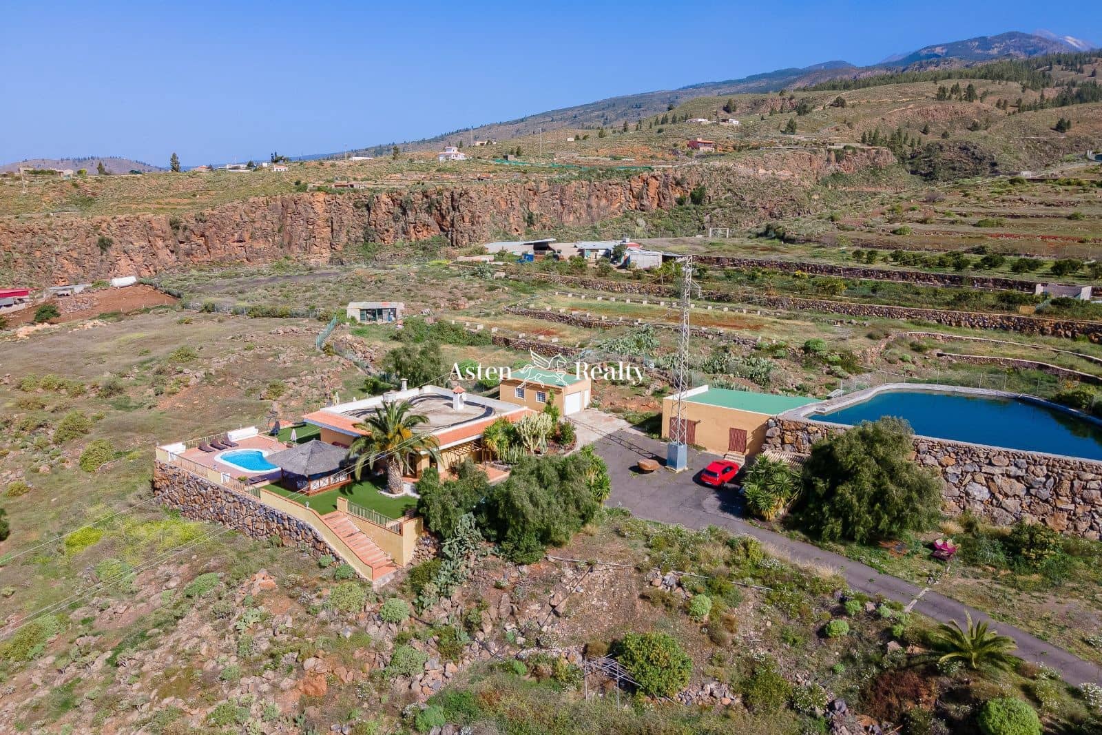 3 soveværelse Villa til salg i Taucho med swimmingpool garage - € 1.011.000 (Ref: 7980700)